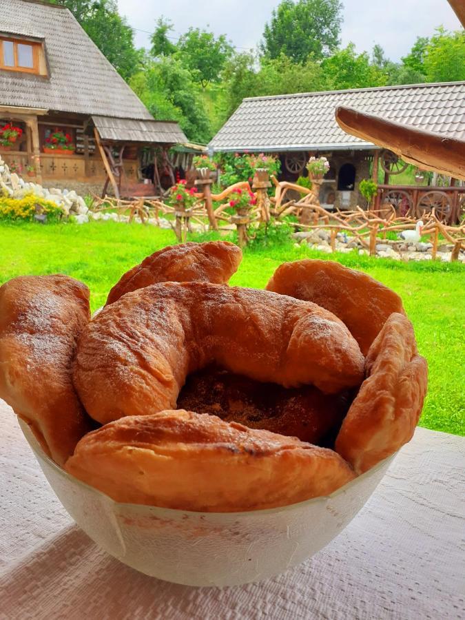 Pensiunea Rustic Oncesti Kültér fotó